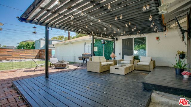 3807 W Clark Avenue, Burbank, CA 91505