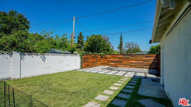 3807 W Clark Avenue, Burbank, CA 91505