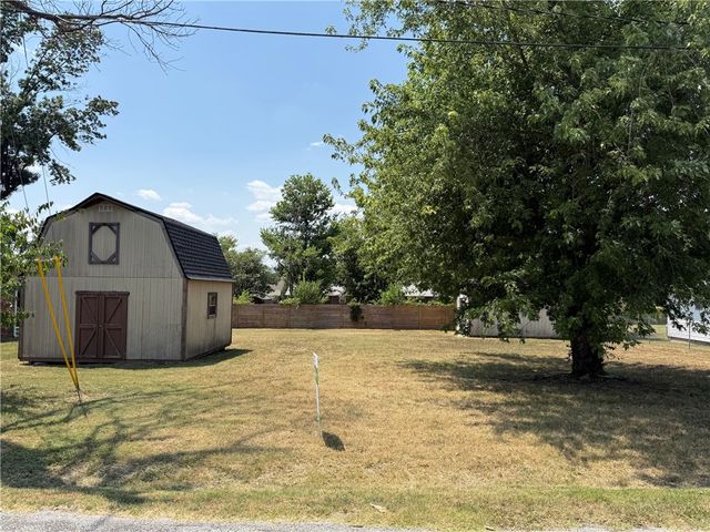 703 NW Ford Lane, Bentonville, AR 72712
