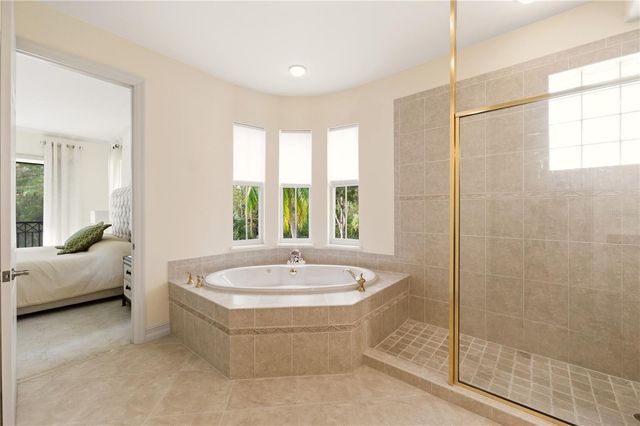 2843 TIBURON BOULEVARD E 7-102, Naples, FL 34109