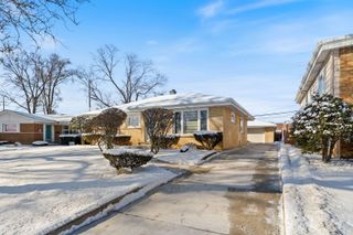2418 W Martindale Drive, Westchester, IL 60154