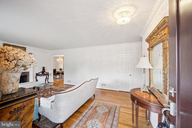 6 E AYLESBURY RD, Lutherville Timonium, MD 21093