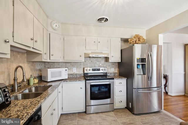 6 E AYLESBURY RD, Lutherville Timonium, MD 21093