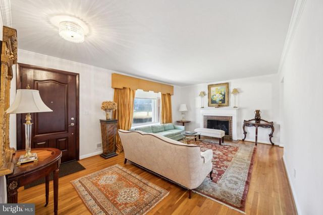 6 E AYLESBURY RD, Lutherville Timonium, MD 21093