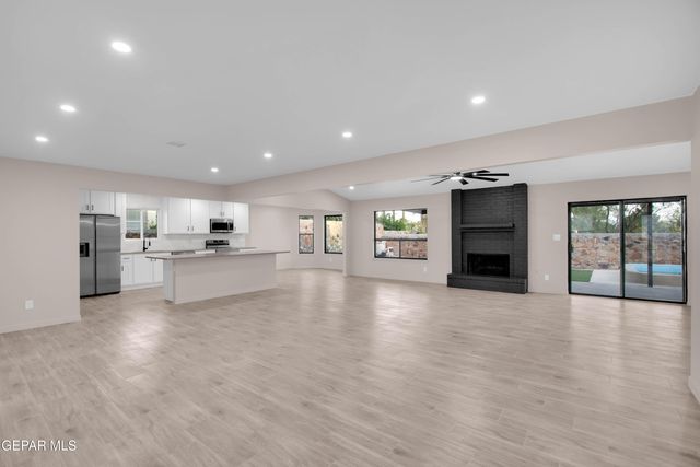 6940 VILLA HERMOSA Drive, El Paso, TX 79912