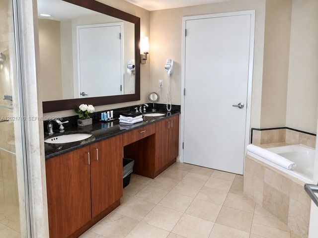 18001 Collins Ave 605, Sunny Isles Beach, FL 33160