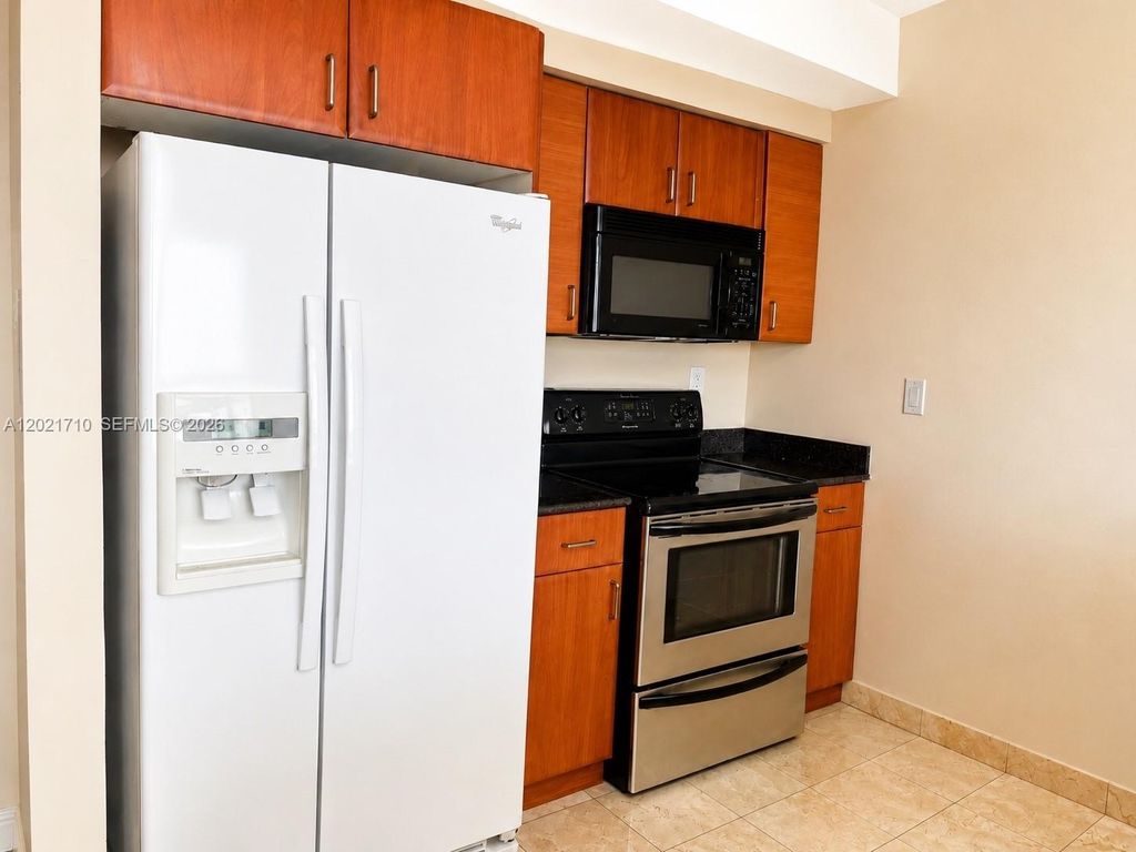 18001 Collins Ave 605, Sunny Isles Beach, FL 33160