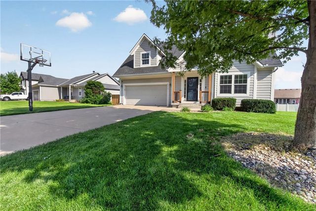 20565 W 220th Terrace, Spring Hill, KS 66083