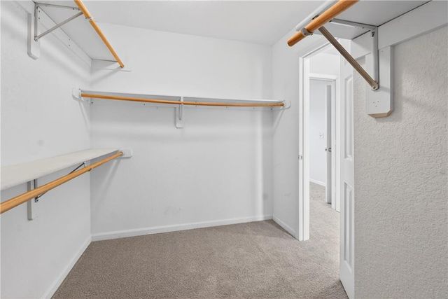 20565 W 220th Terrace, Spring Hill, KS 66083