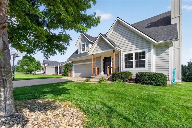 20565 W 220th Terrace, Spring Hill, KS 66083
