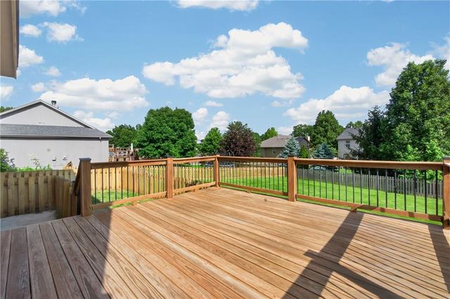 20565 W 220th Terrace, Spring Hill, KS 66083