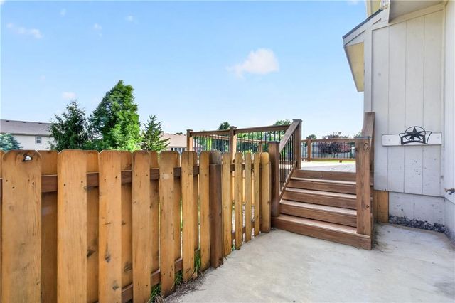 20565 W 220th Terrace, Spring Hill, KS 66083
