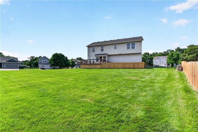 20565 W 220th Terrace, Spring Hill, KS 66083