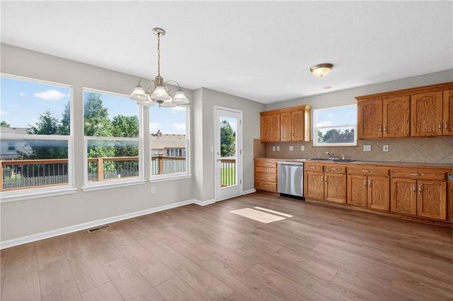 20565 W 220th Terrace, Spring Hill, KS 66083