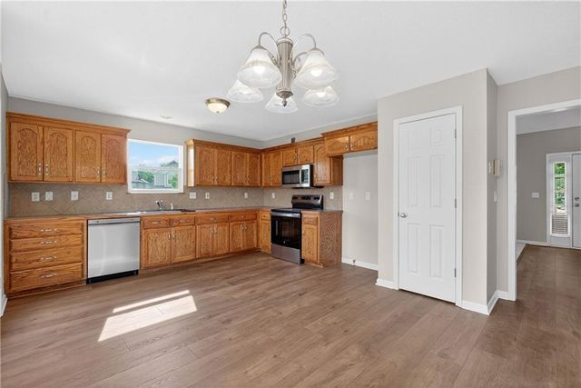 20565 W 220th Terrace, Spring Hill, KS 66083