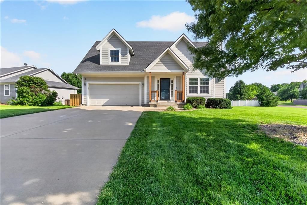 20565 W 220th Terrace, Spring Hill, KS 66083