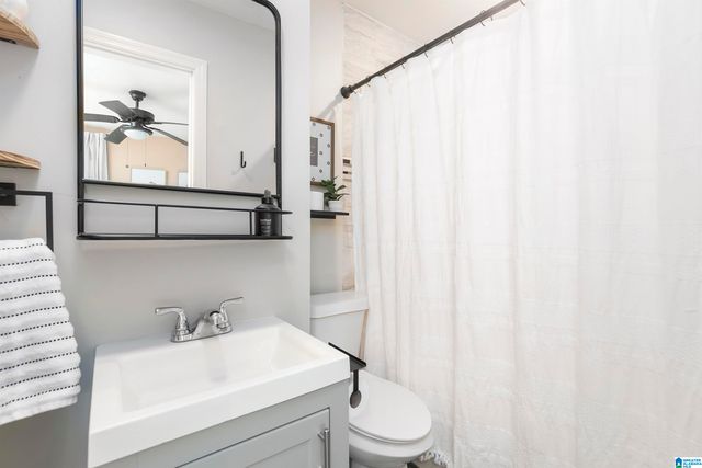 8821 PARKWAY EAST, Birmingham, AL 35206