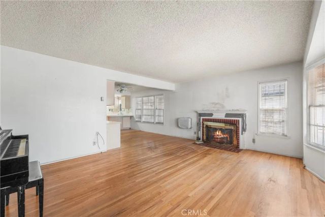 3920 Buckingham Road, Los Angeles, CA 90008