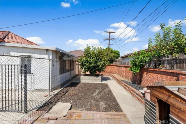 3920 Buckingham Road, Los Angeles, CA 90008