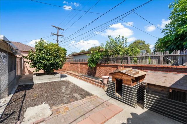 3920 Buckingham Road, Los Angeles, CA 90008