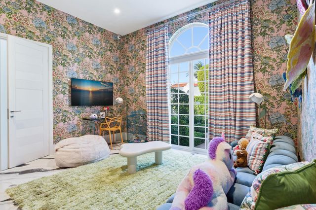 254 Atlantic Avenue, Palm Beach, FL 33480