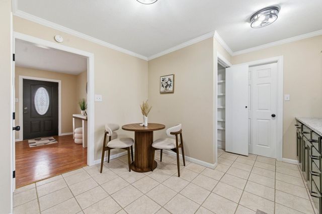 400 Spring Dr, Haysville, KS 67060