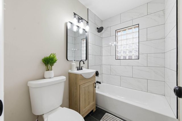 400 Spring Dr, Haysville, KS 67060