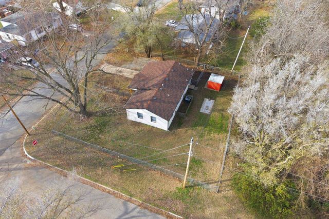 400 Spring Dr, Haysville, KS 67060