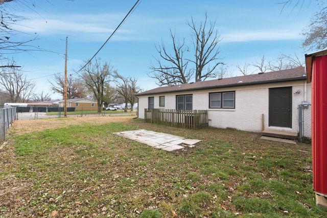 400 Spring Dr, Haysville, KS 67060