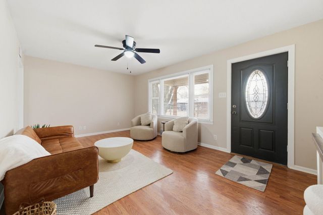 400 Spring Dr, Haysville, KS 67060