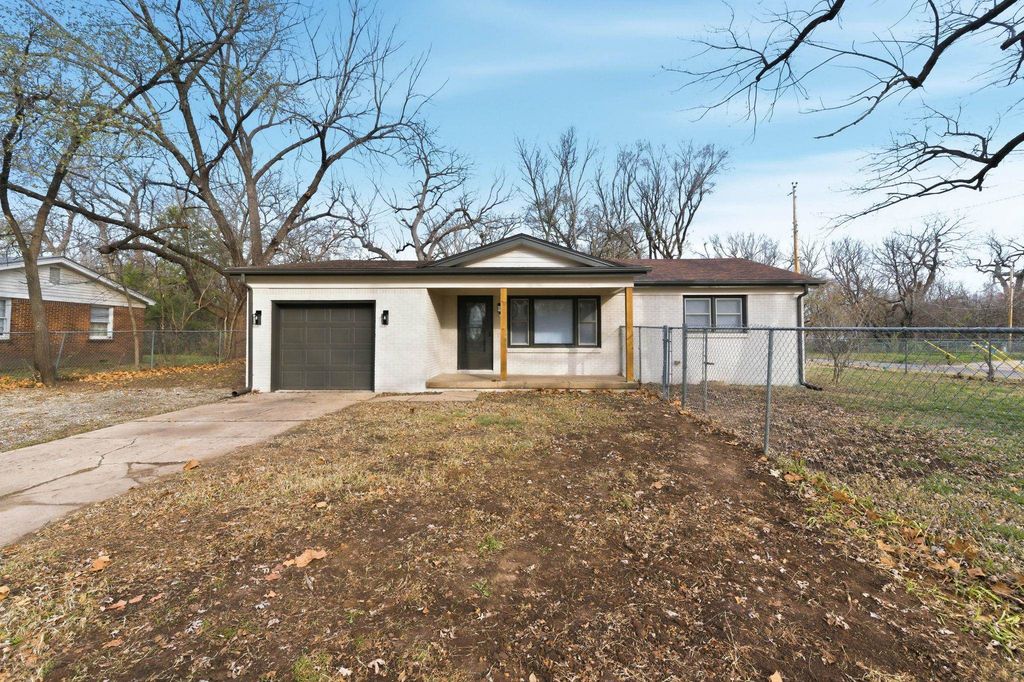 400 Spring Dr, Haysville, KS 67060