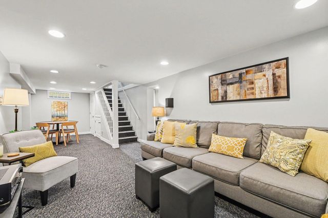 1122 Keneberry Way SE, East Grand Rapids, MI 49506