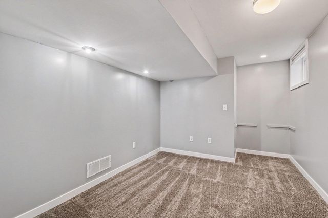 1122 Keneberry Way SE, East Grand Rapids, MI 49506