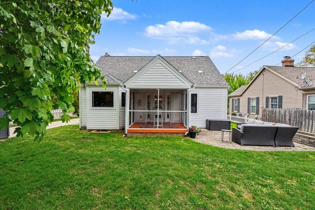 1122 Keneberry Way SE, East Grand Rapids, MI 49506