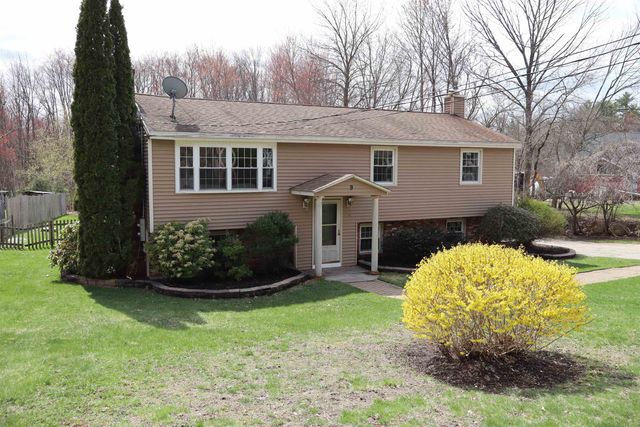 9 Whitehall Terrace, Hooksett, NH 03106