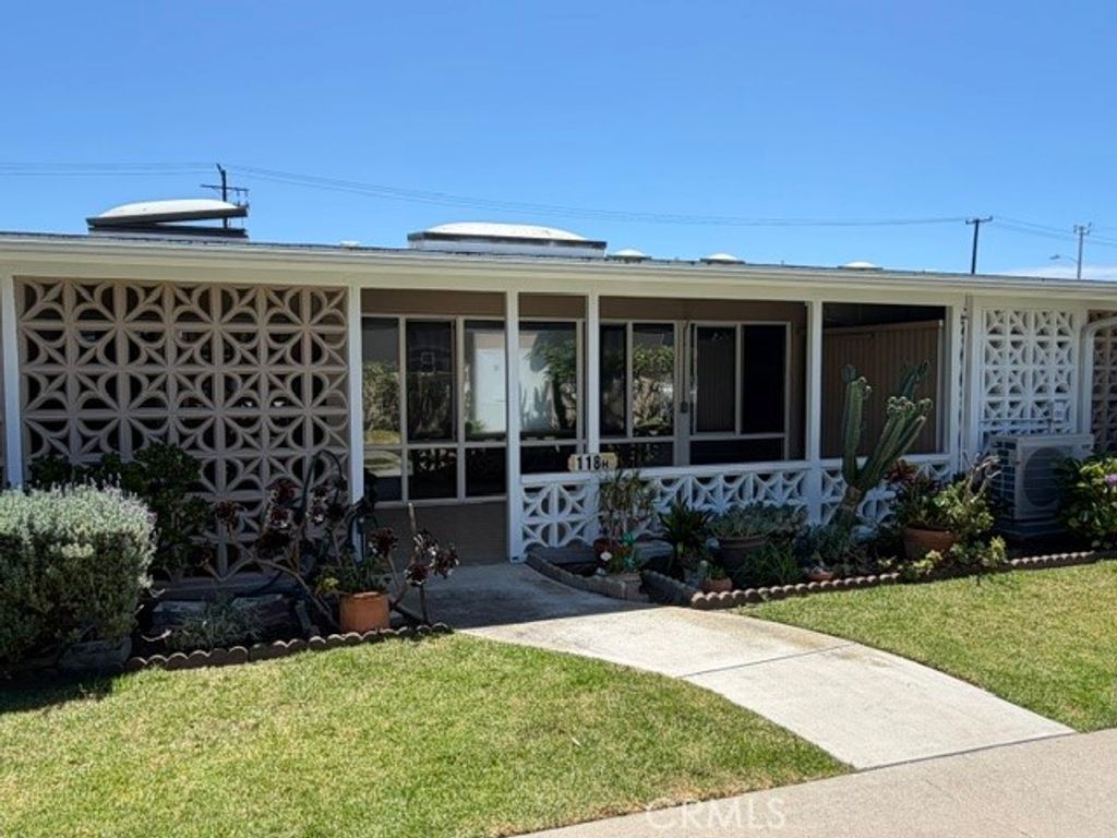 1571 Golden Rain Road 118-H, Seal Beach, CA 90740