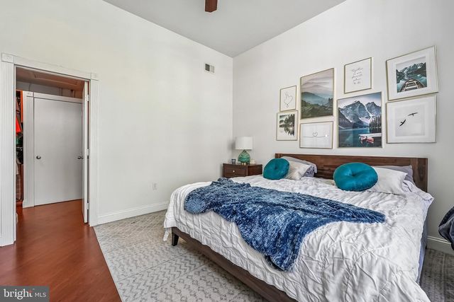 5 ACADEMY CT, Pennington, NJ 08534