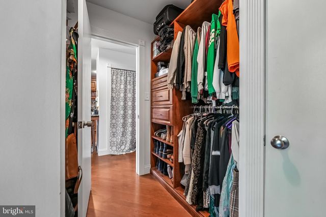 5 ACADEMY CT, Pennington, NJ 08534