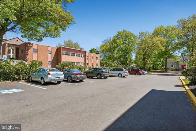 5 ACADEMY CT, Pennington, NJ 08534