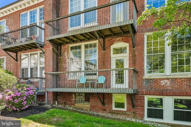 5 ACADEMY CT, Pennington, NJ 08534