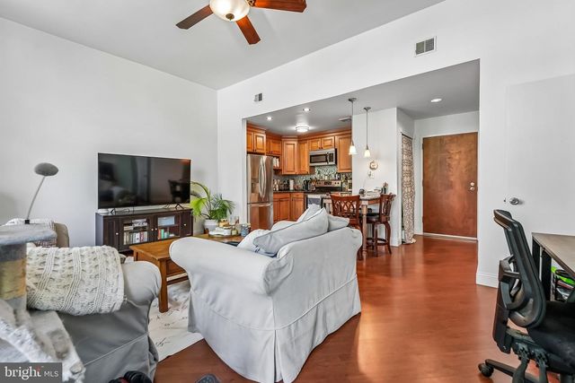 5 ACADEMY CT, Pennington, NJ 08534