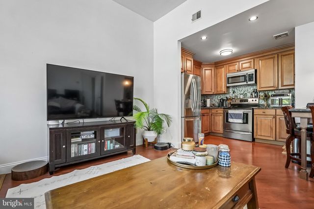 5 ACADEMY CT, Pennington, NJ 08534