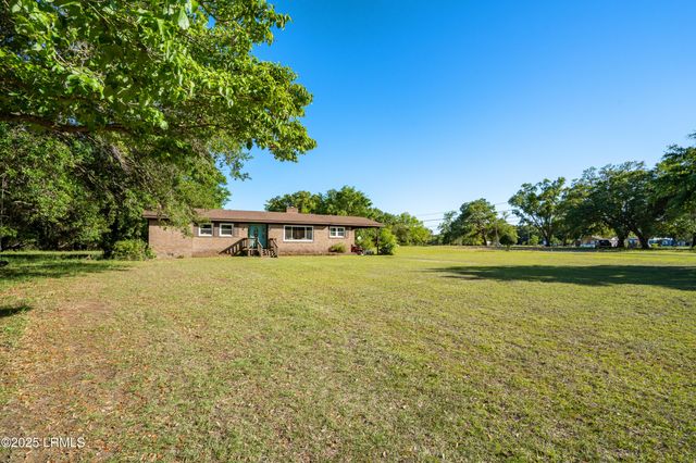 1209 Seaside Road, St. Helena Island, SC 29920