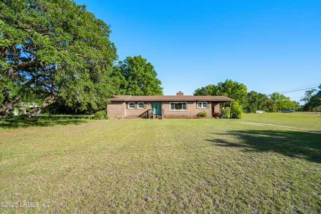 1209 Seaside Road, St. Helena Island, SC 29920