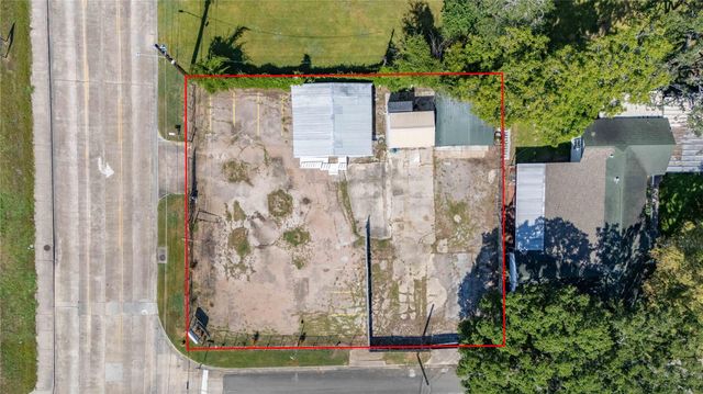 700 Park Street, Baytown, TX 77520
