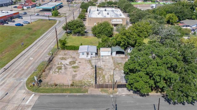 700 Park Street, Baytown, TX 77520