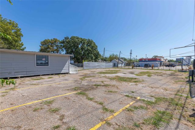 700 Park Street, Baytown, TX 77520