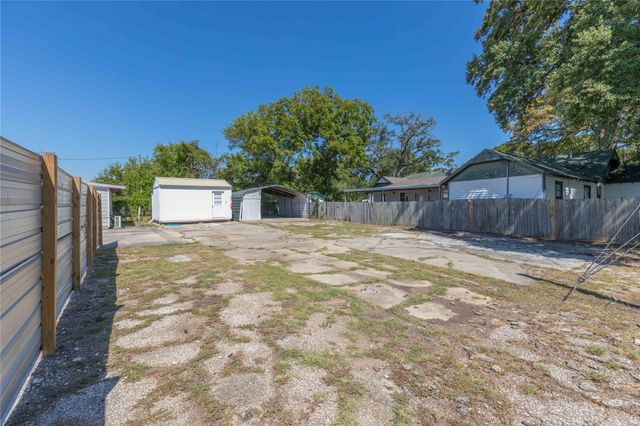 700 Park Street, Baytown, TX 77520