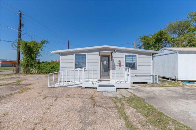 700 Park Street, Baytown, TX 77520