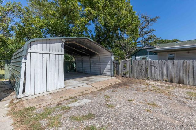 700 Park Street, Baytown, TX 77520